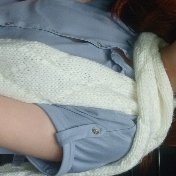 Hat and scarf - Picture 2 of 6